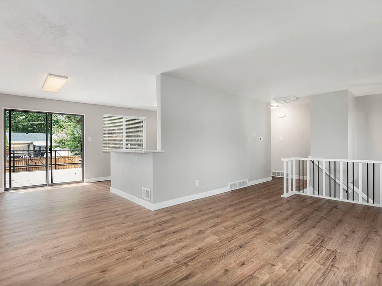 6423 Kendall St — Photo 6