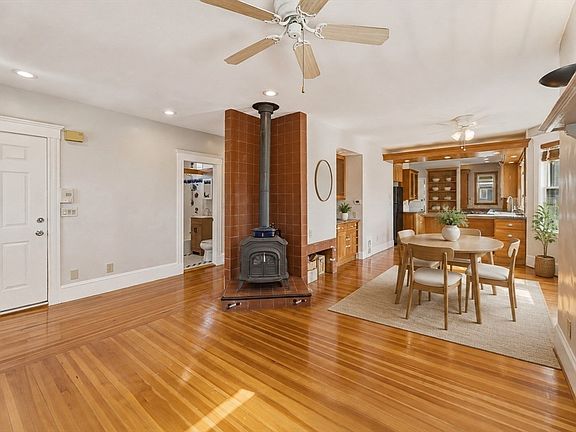 4th image of 45-47 Chestnut St #3