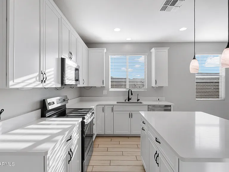 24194 W Whyman Ave — Photo 31