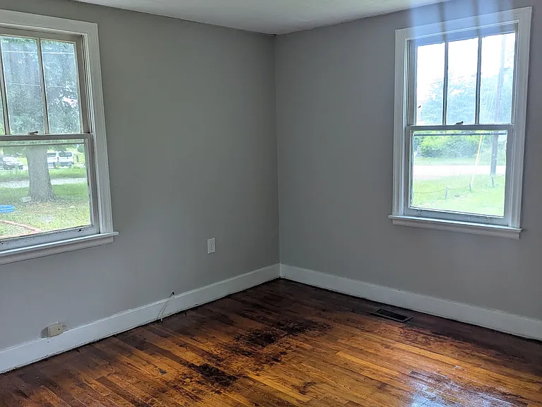 1920 Thomas Ln — Photo 13