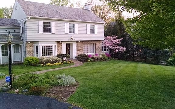 3rd image of 161 Linden Dr