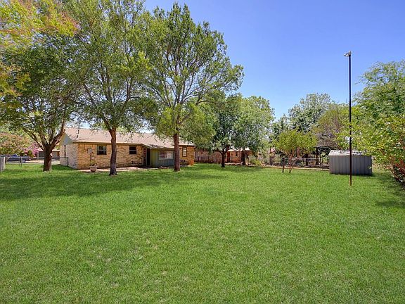 2nd image of 205 N Seamoor Dr