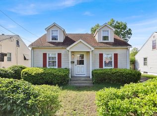 95 Kingsley St, Springfield, MA 01104