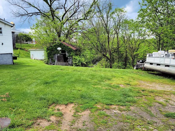 110 Lincoln Ave, Brooksville, KY 41004