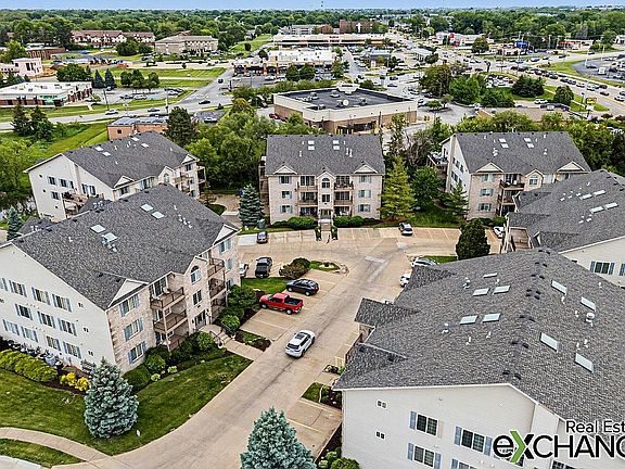 2nd image of 3044 Holiday Ct