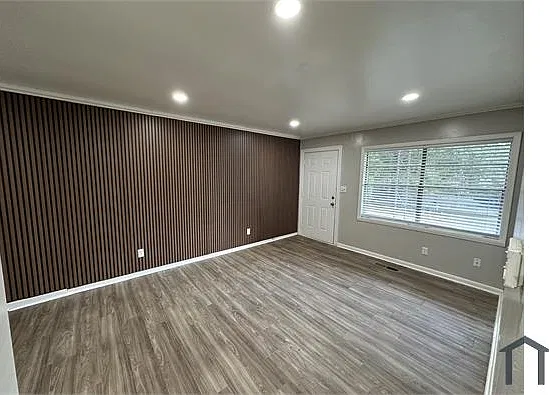 3 bed, 1000 sqft, $1,950 — Photo 1