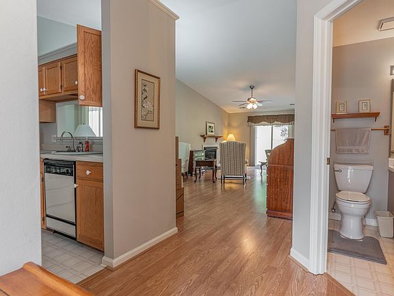 5th image of 7274 Scarlet Oak Dr