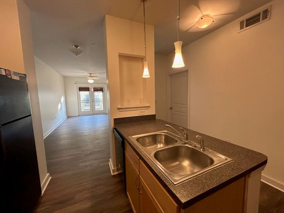 770 sq. ft.