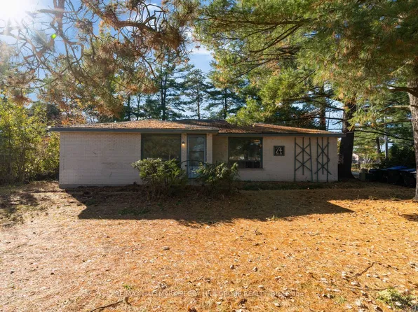 24 Lee Ave, Angus - Borden Cfb-bfc, ON L3W 0L2