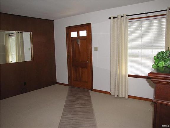 3rd image of 3426 Saint Martin Ln