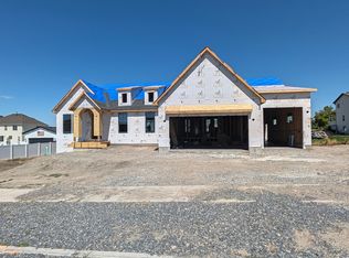 698 W 30 S, Hyrum, UT 84319