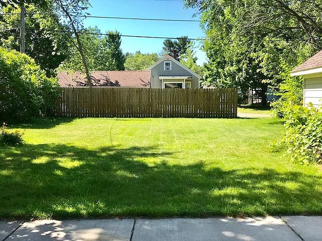 2nd image of 1523 Lyndale Ave