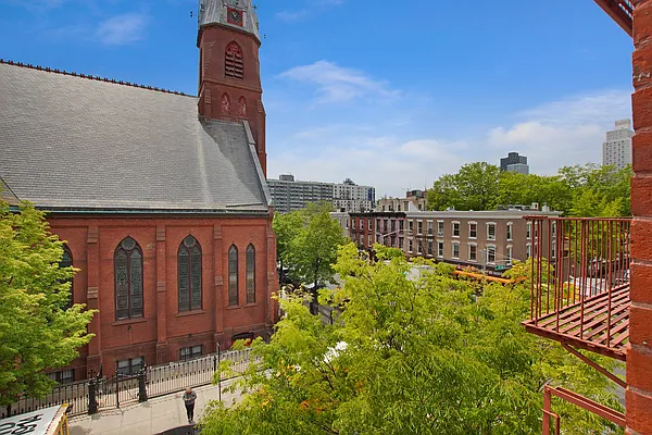 Rented by Keller Williams NYC | media 24