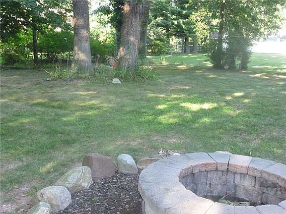 3rd image of 38 Johnsons Ln