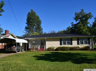 614 Crestview Dr, Gadsden, AL 35903