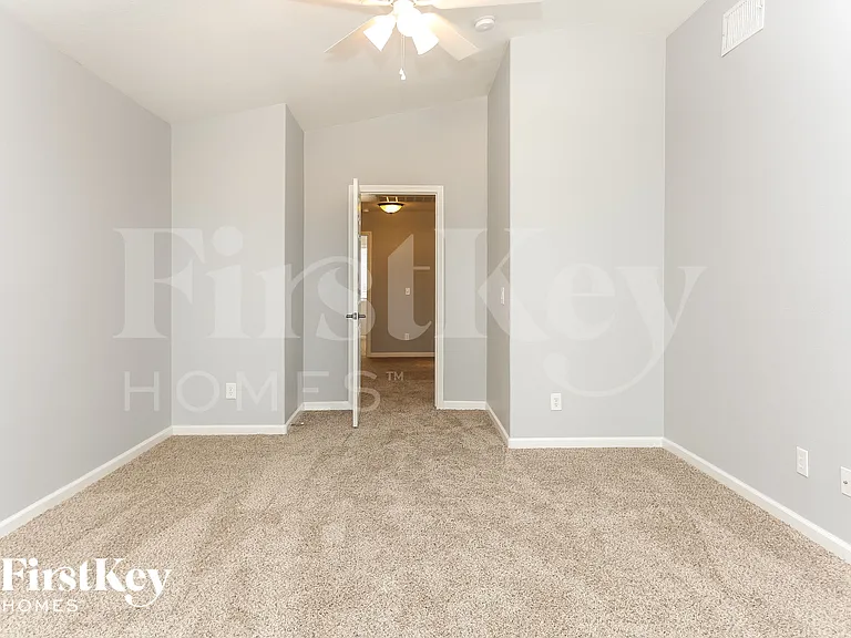 7404 Fencerow St — Photo 10