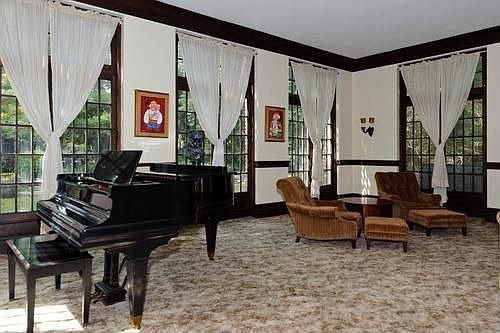 5th image of 18 Fox Hollow Ln