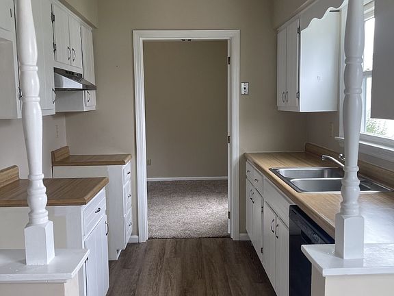 3rd image of 503 Lovers Ln