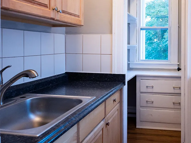 29 Curtin Ave #2 — Photo 9