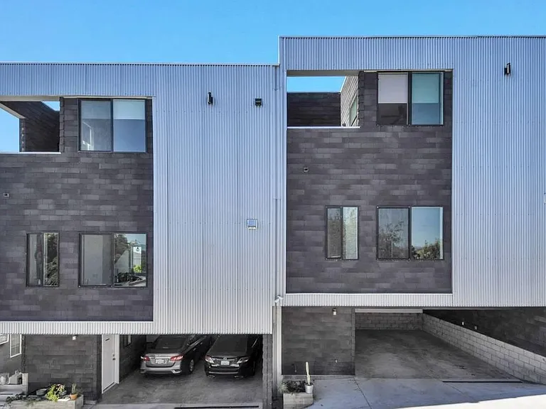 1563 Tremont St #1/4 — Photo 3