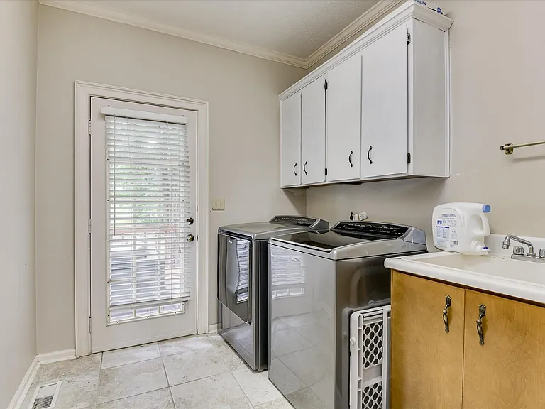 126 Dewberry Ln — Photo 30