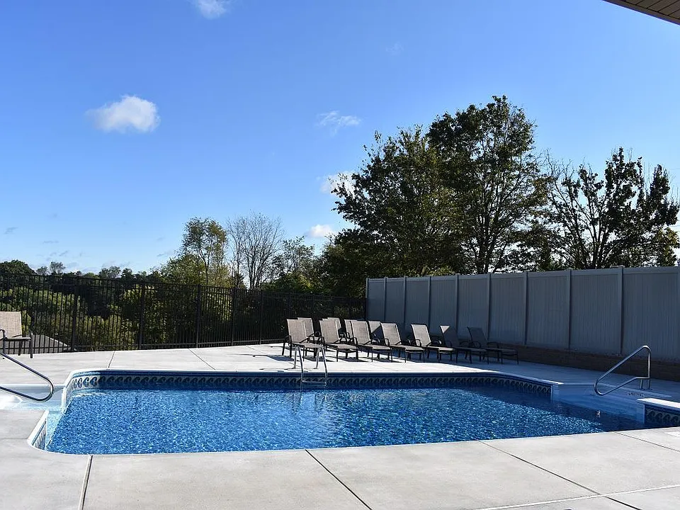 Clubhouse - Pool