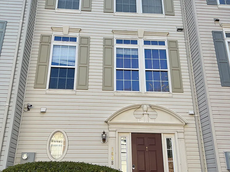 1008 Harrison Cir — Photo 1