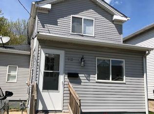 912 46th St, Kenosha, WI 53140