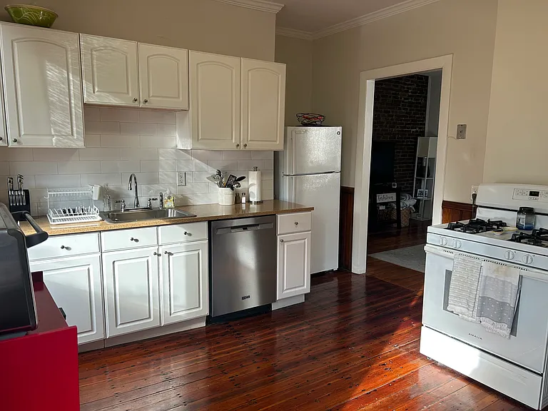 37 Walker St #2 — Photo 4
