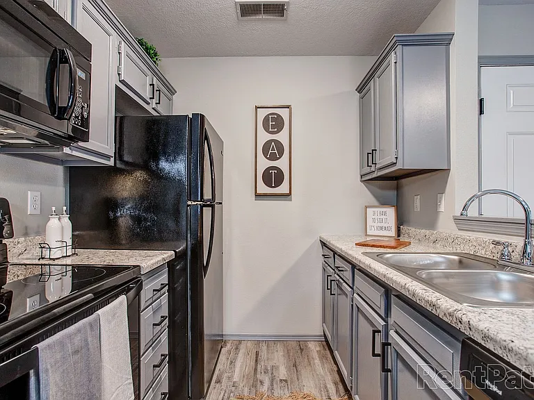 South Valley Apartments — Photo 43