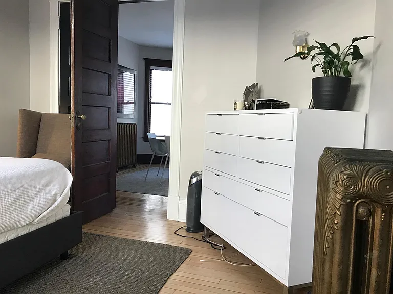 809 University Ave NE #2 — Photo 10