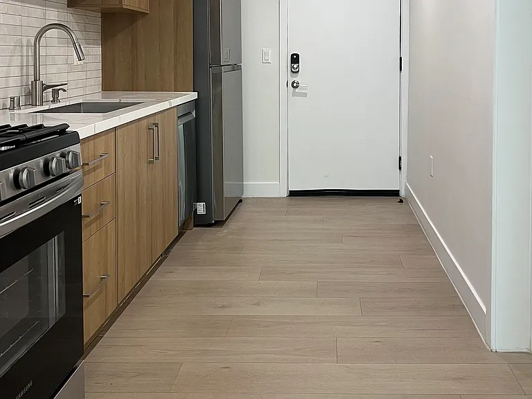 941 N Martel Ave #102 — Photo 6