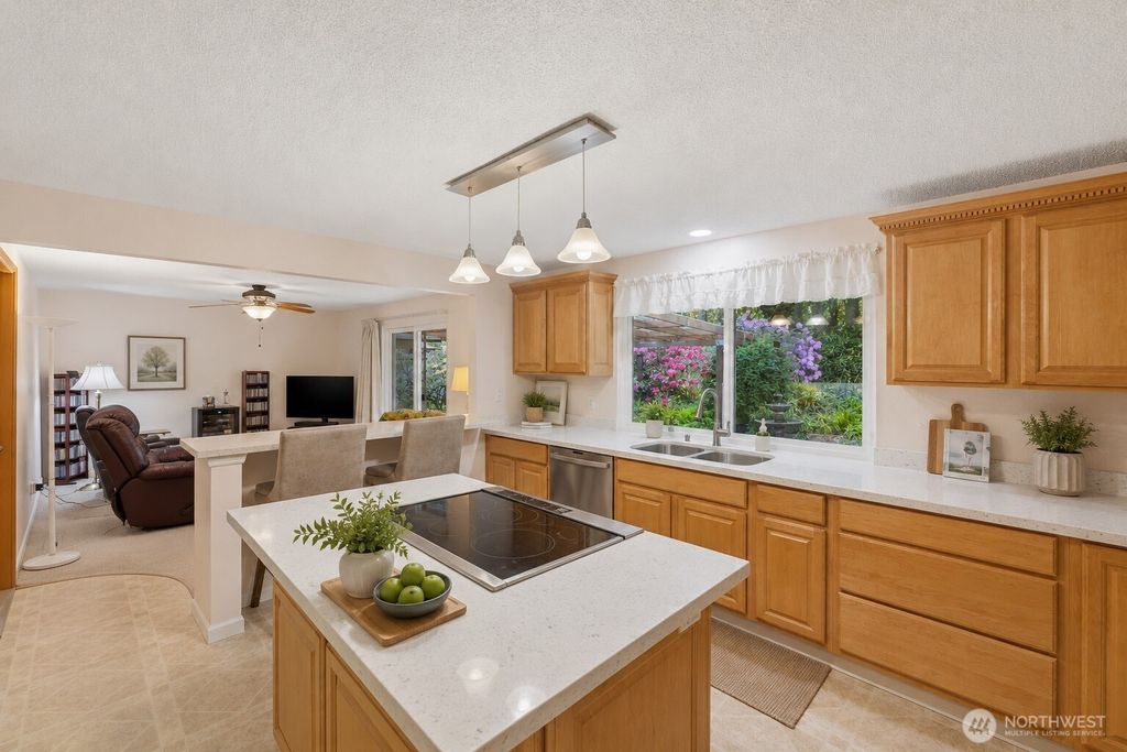 6935 Timberlake Drive SE, Olympia, WA - View 4