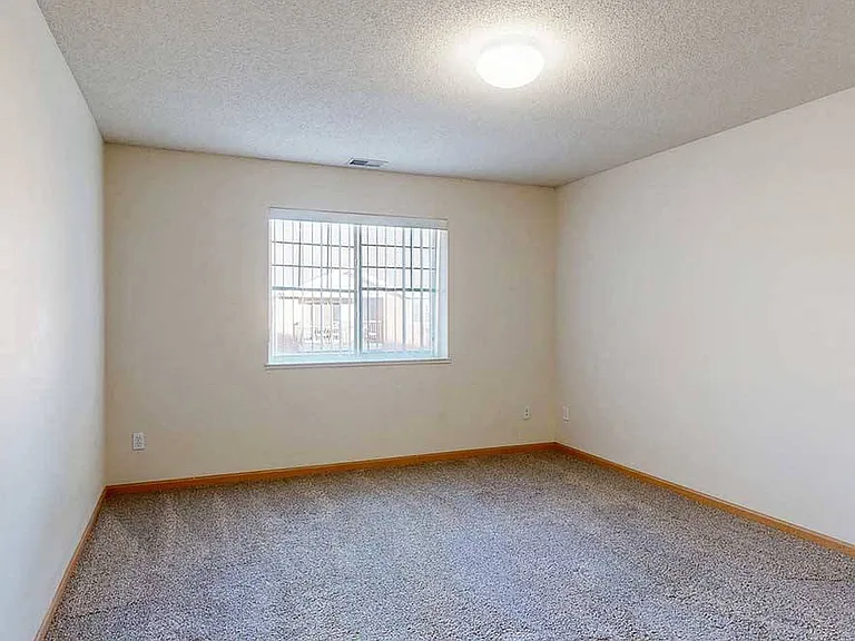 Wake up to natural light pouring inyour bedroom is a peaceful, private retreat with plenty of space to unwind.