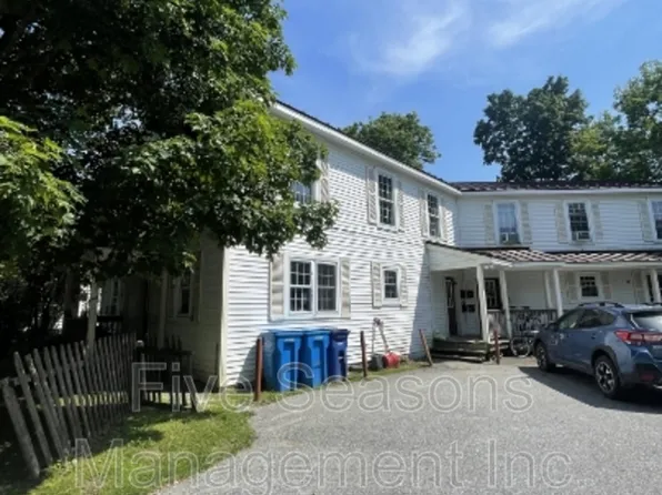 85 Manhattan Dr #4, Burlington, VT 05401