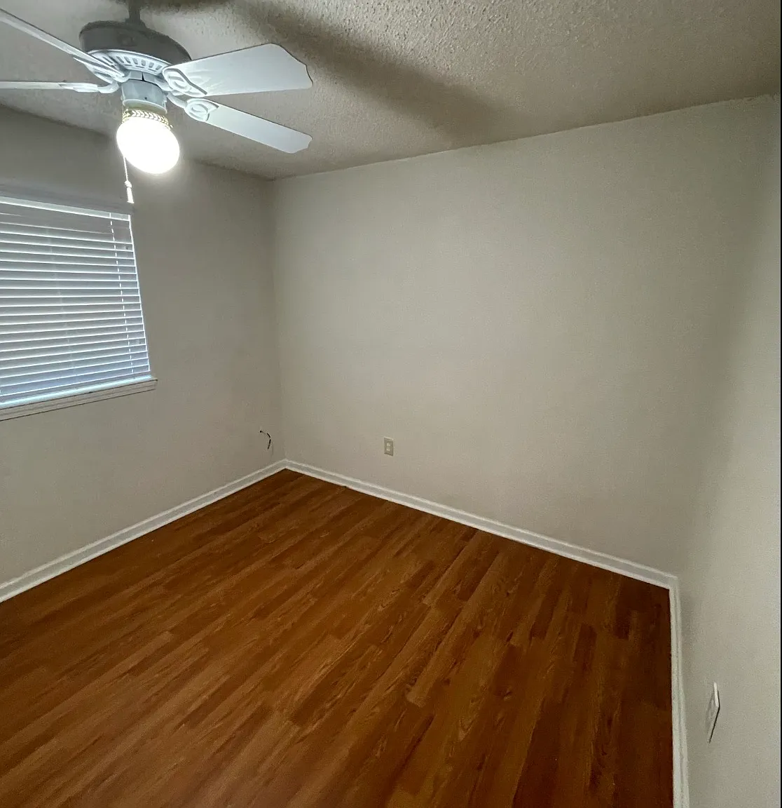 3 bed, 1200 sqft, $1,350 — Photo 3