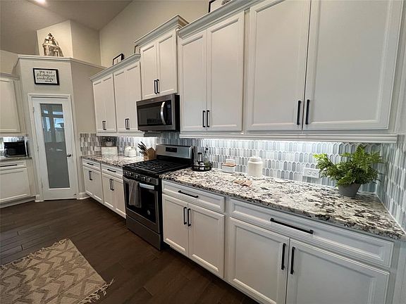4th image of 7426 Water Glen Ln