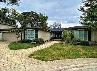 6427 N Kilbourn Ave, Lincolnwood, IL