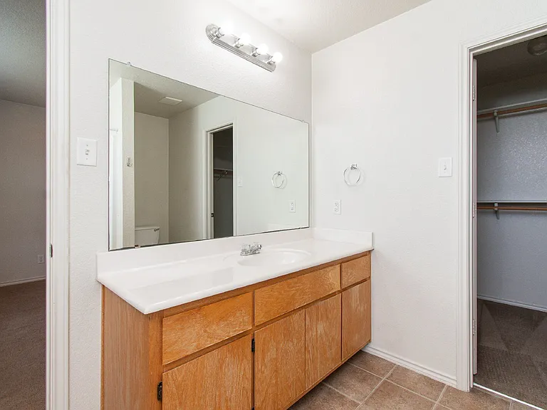 3902 Bolivar Dr — Photo 11