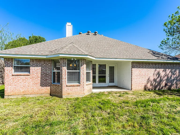 211 Dove Mdws — Photo 16