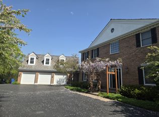 1745 Telegraph Rd, Bannockburn, IL 60015