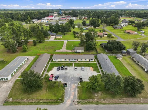 925 W 4th St, Dequincy, LA 70633