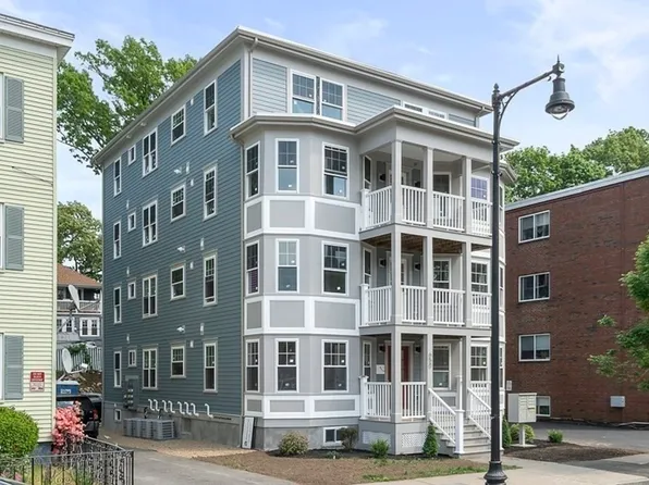 650-652 Hyde Park Ave #2L, Boston, MA 02131