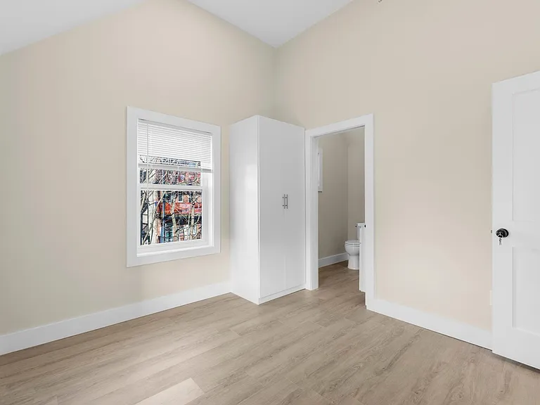 135 Harrishof St #3 — Photo 18