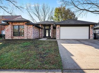 2322 Cromwell Dr, Arlington, TX 76018