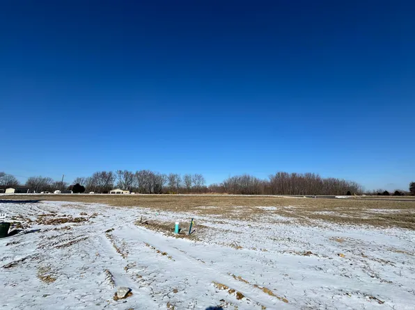 16 Blue Bird Pie Rd, Mitchell, IN 47446