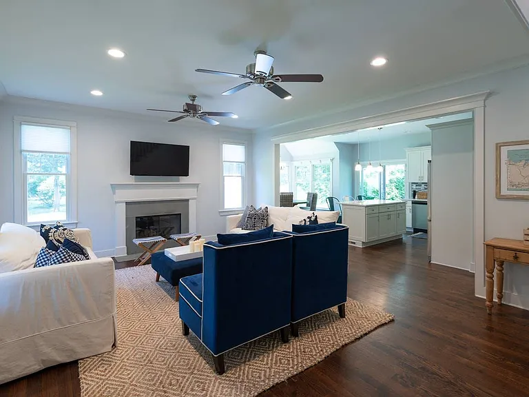 133 Norfolk Dr — Photo 3