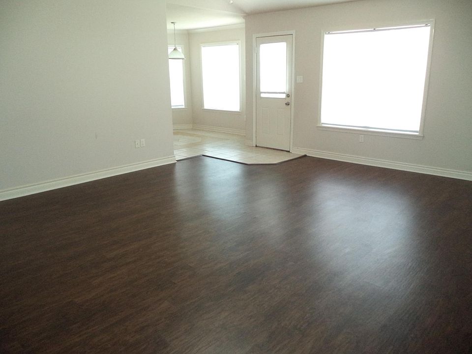 2nd image of 120 Wintergreen Ct