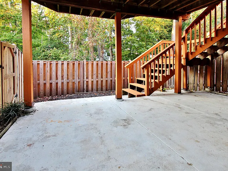 7321 Mallory Ln — Photo 29