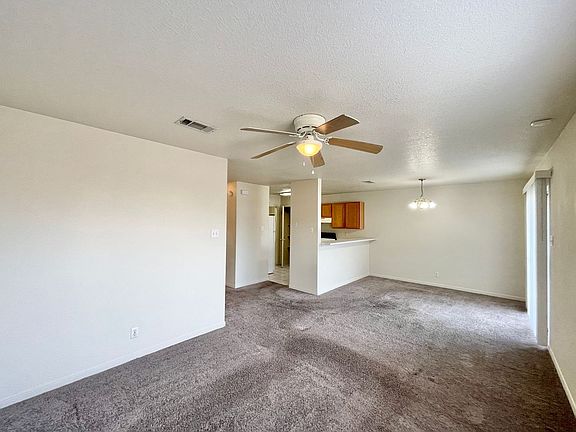 4th image of 5203 Daybreak Cir APT B